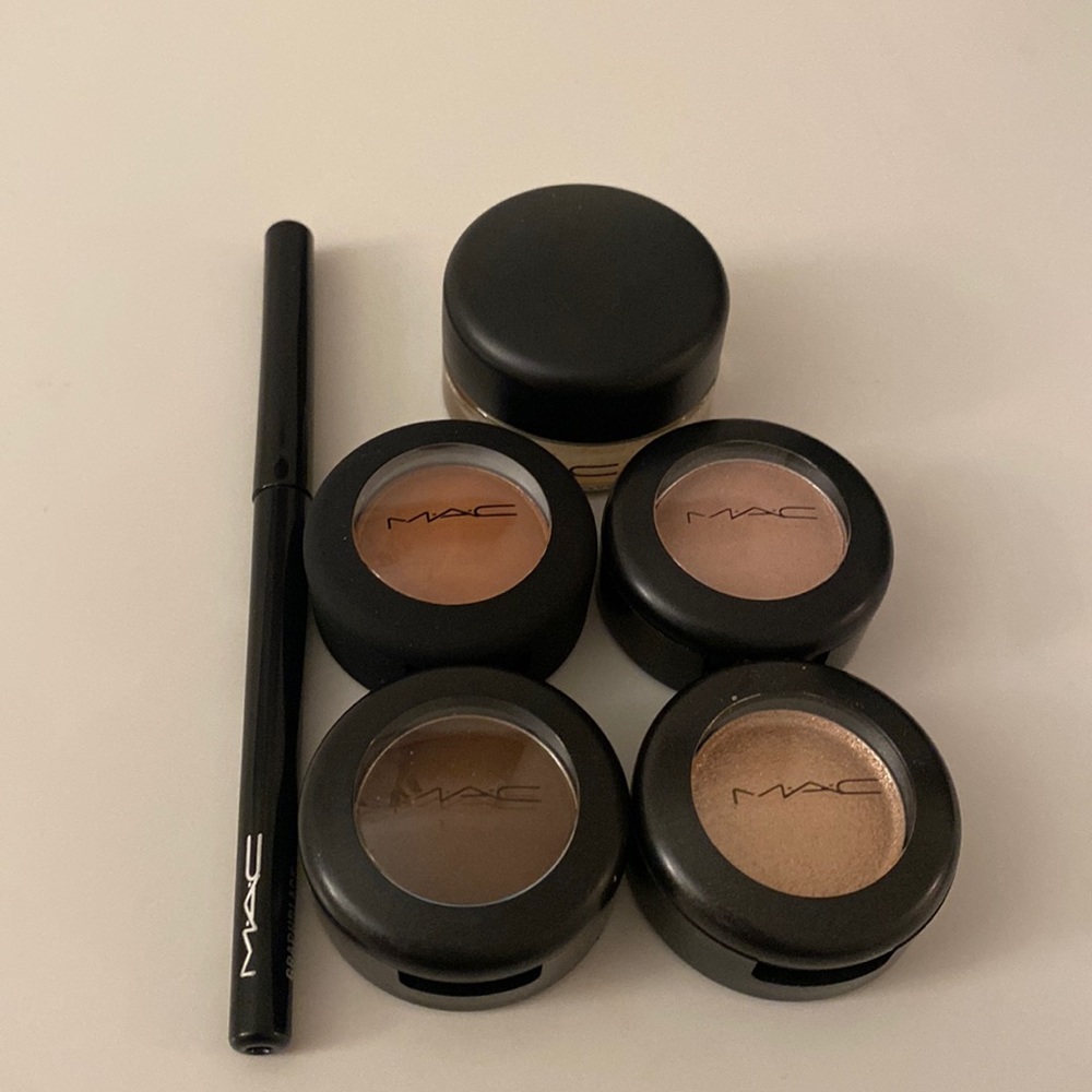 Mac eye bundle brand new, unused - 5 x eyeshadows, 1 x eyeliner